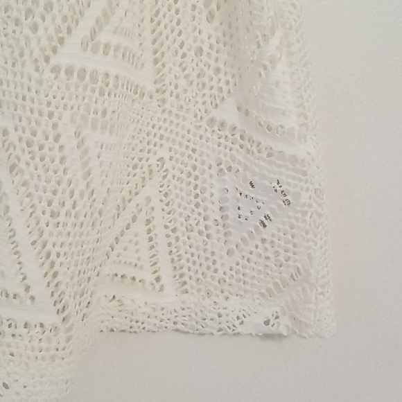 Delia's White Open Weave Crop Top in Size Large - Picture 6 of 10